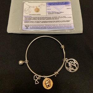 Sterling silver adjustable bracelet with diamonds